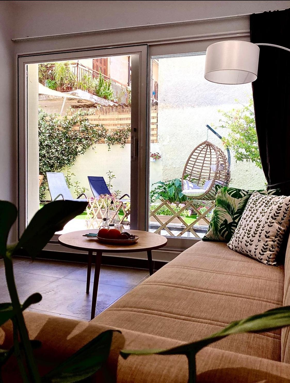 Ivy, 4 Minutes From The Sea Appartamento La Canea